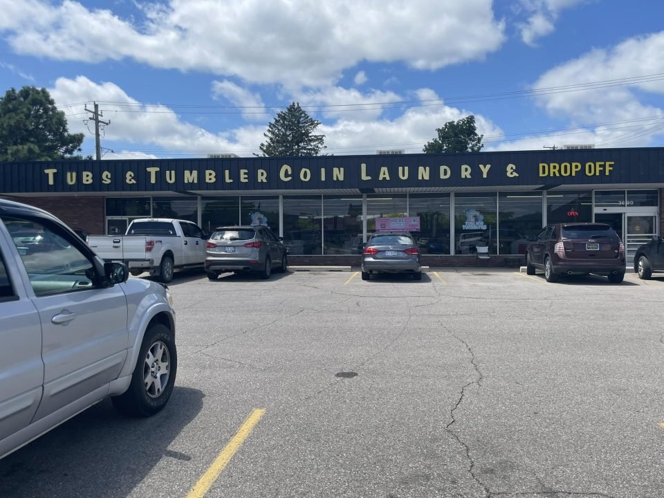 Tubs & Tumblers in Wayne, Michigan