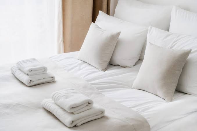 Commercial laundry service for Airbnb sheets and towels by Tubs and Tumblers