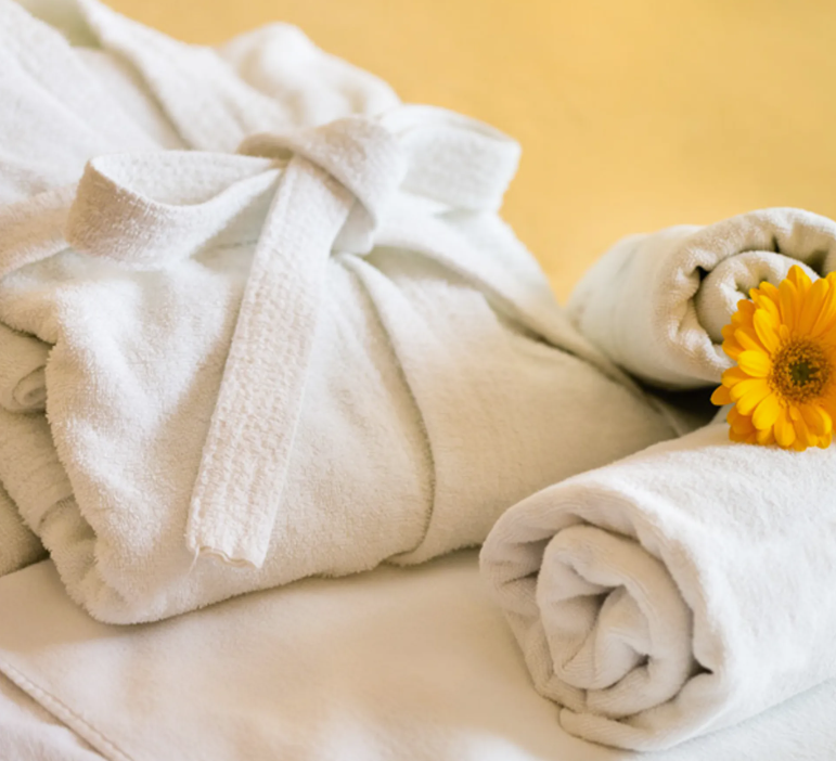 Clean salon towels professionally washed by Tubs and Tumblers in Wayne, MI