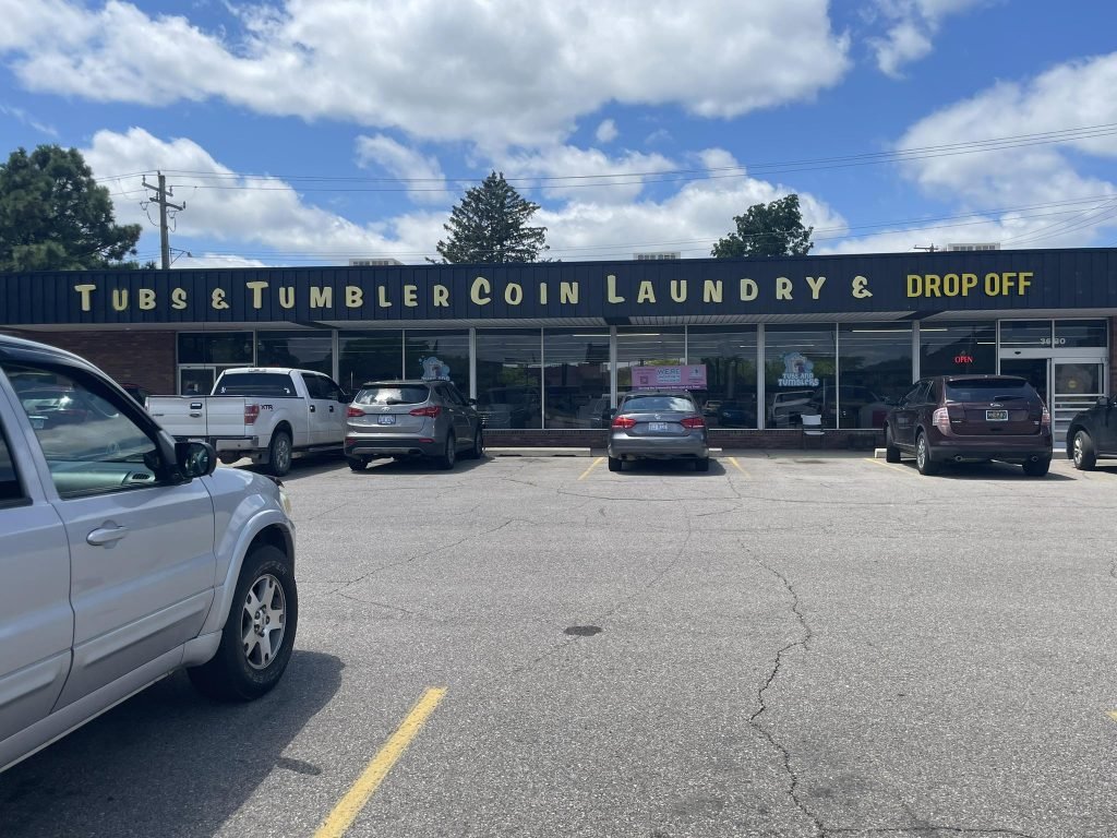 Tubs and Tumblers Laundromat in Wayne, MI